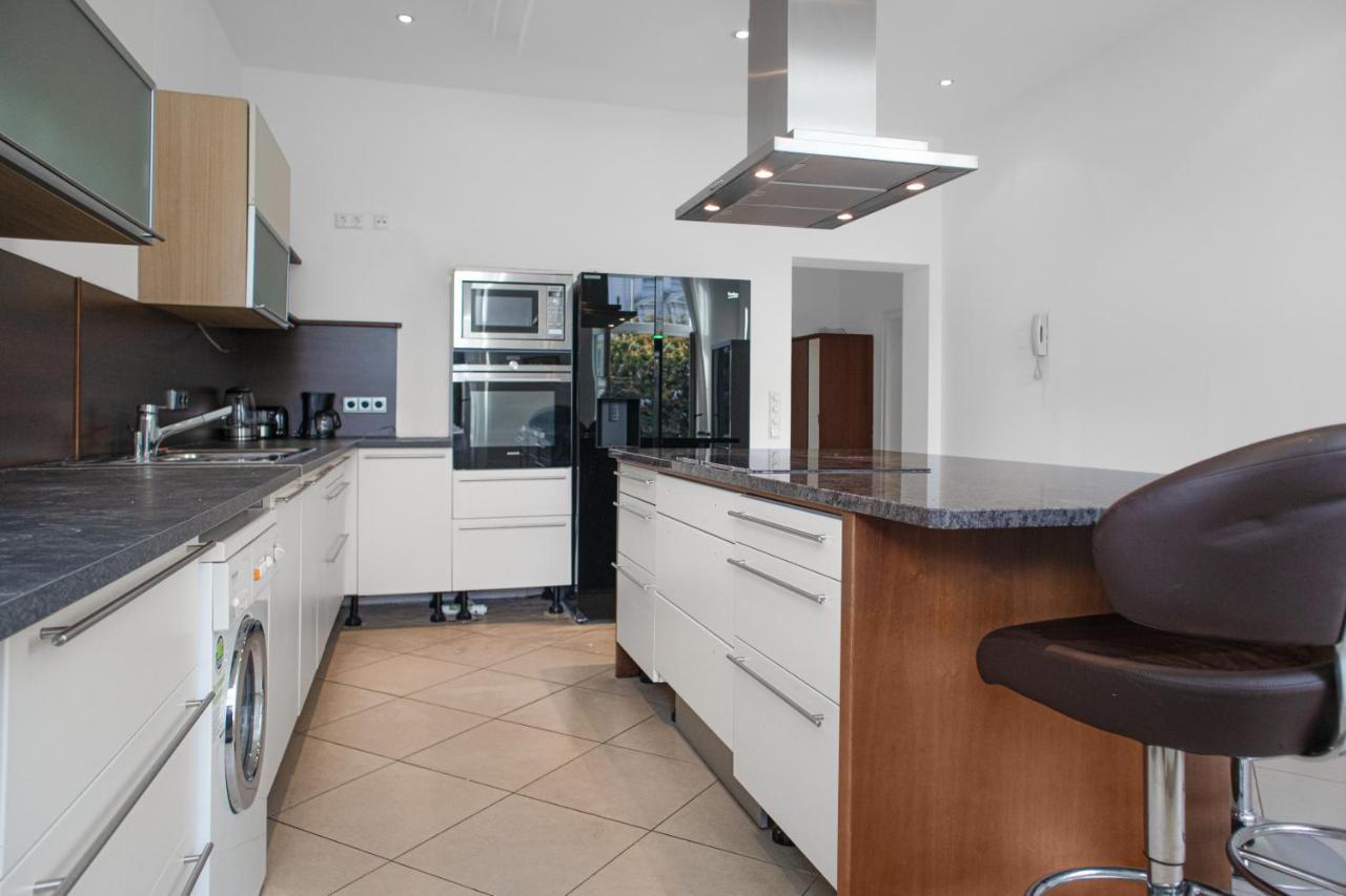 Superb 7Br Shared Apartment- Near Hauptbahnhof Виена Екстериор снимка