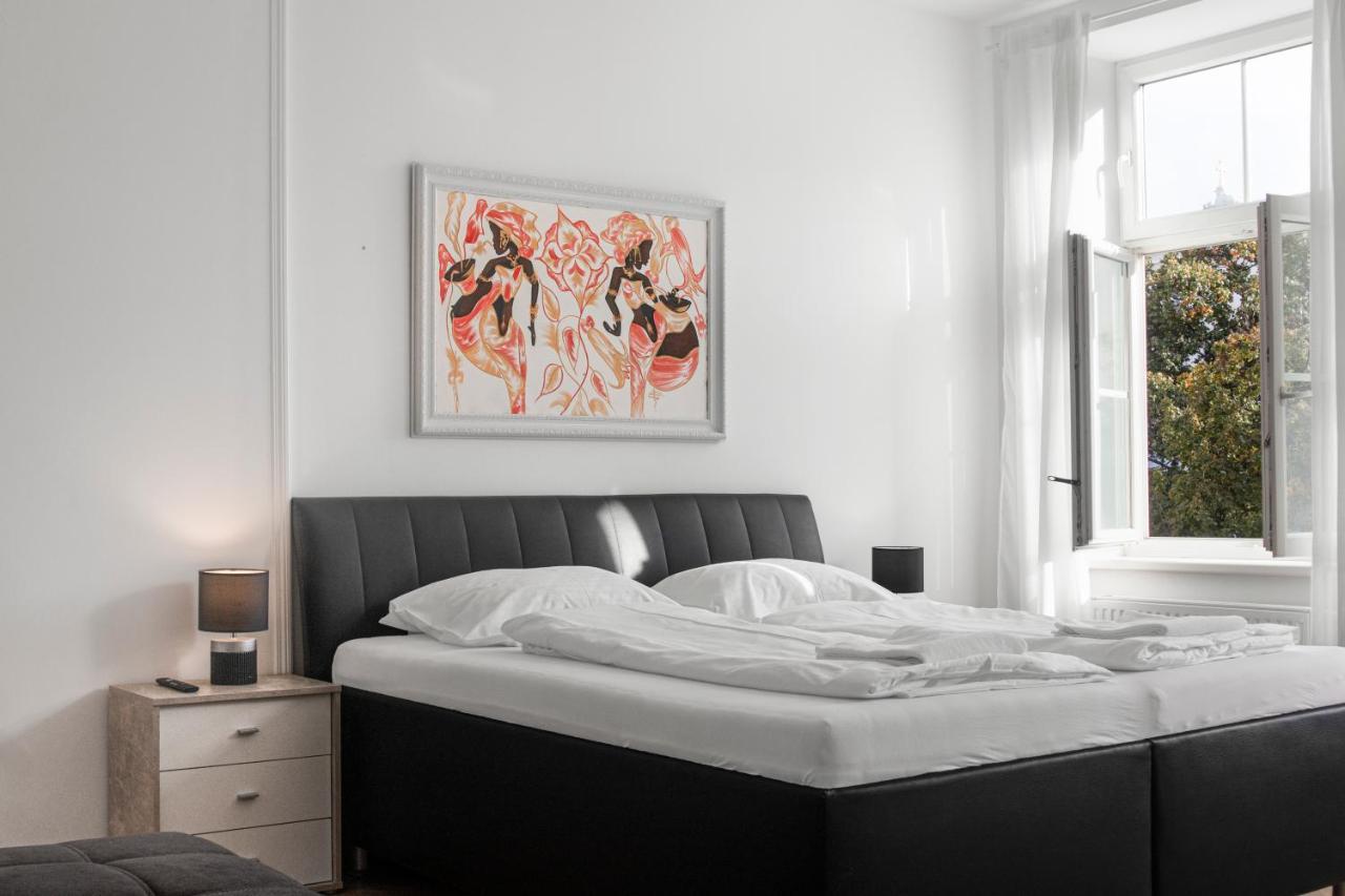 Superb 7Br Shared Apartment- Near Hauptbahnhof Виена Екстериор снимка