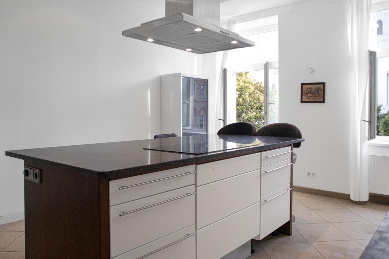 Superb 7Br Shared Apartment- Near Hauptbahnhof Виена Екстериор снимка